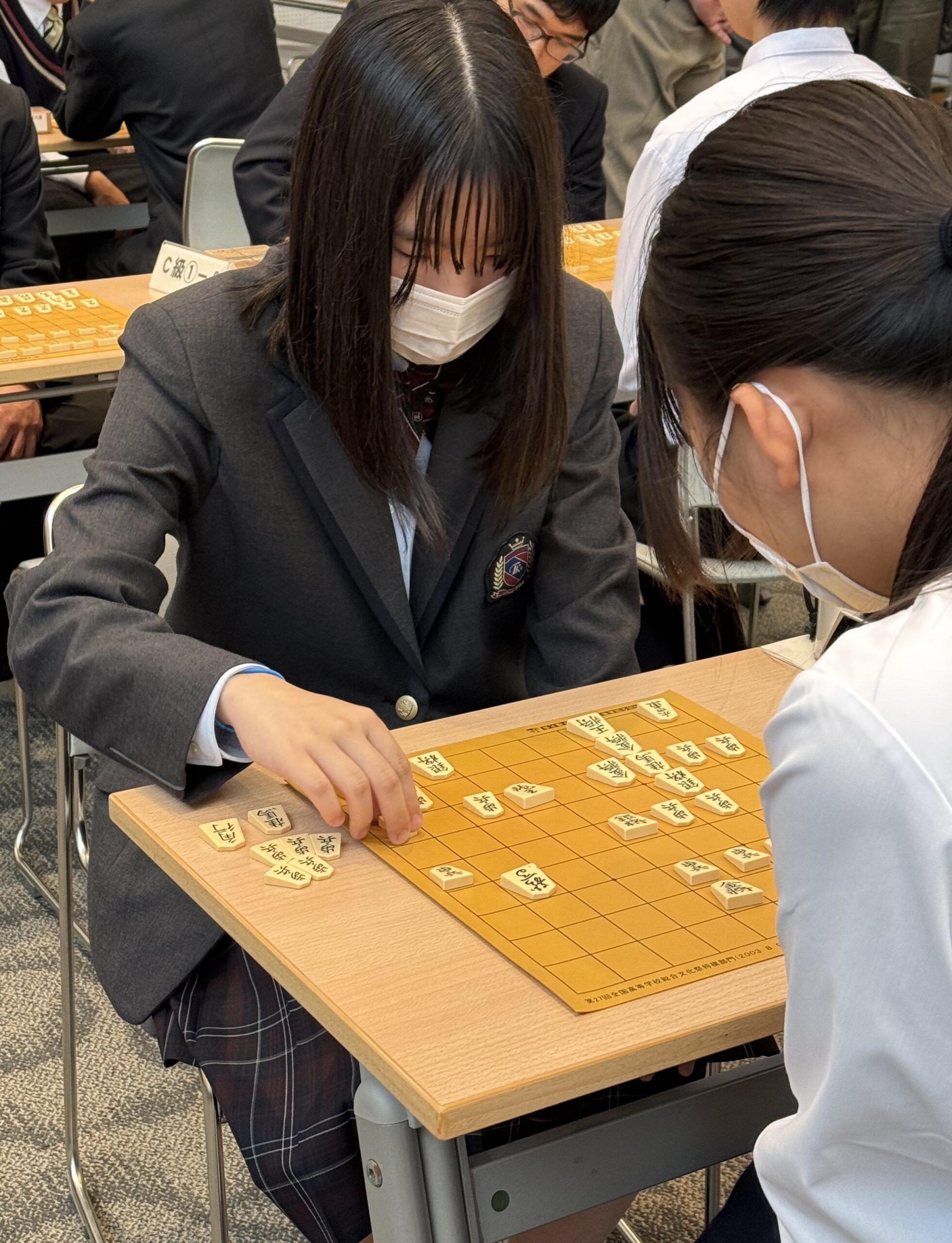 福井県高校将棋選手権大会において敦賀気比高校将棋部１年寺岡麻理亜さんが女子の部で優勝し、７月２９日、３０日に香川県で開催される全国大会に出場することが決まりました。