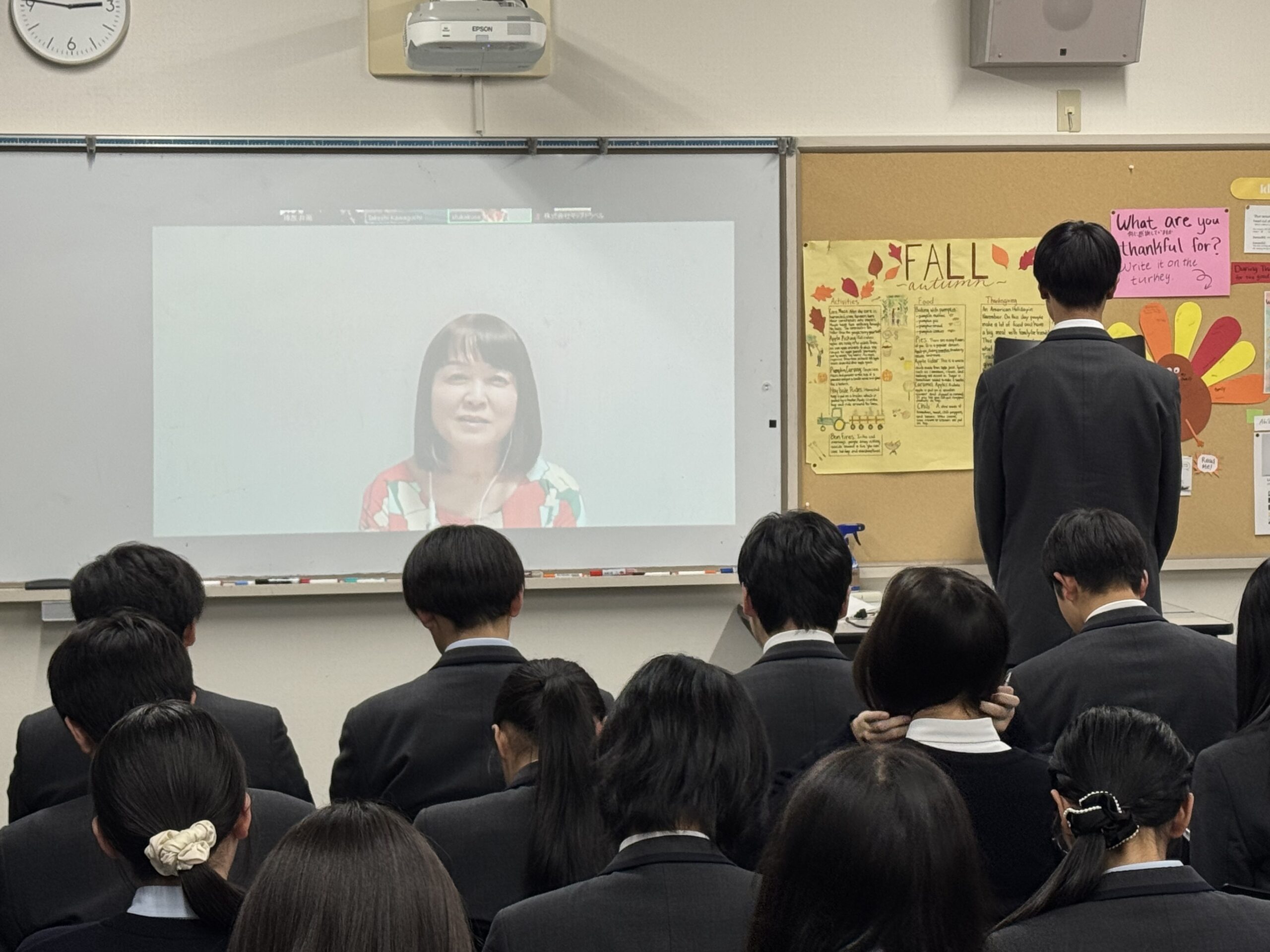 ハワイ研修旅行事前研修として11月21日(金)ハワイ福井県人会の皆さんとオンラインで交流させていただき、ハワイの歴史、文化、生活習慣など、さまざまなことを教えていただきました。