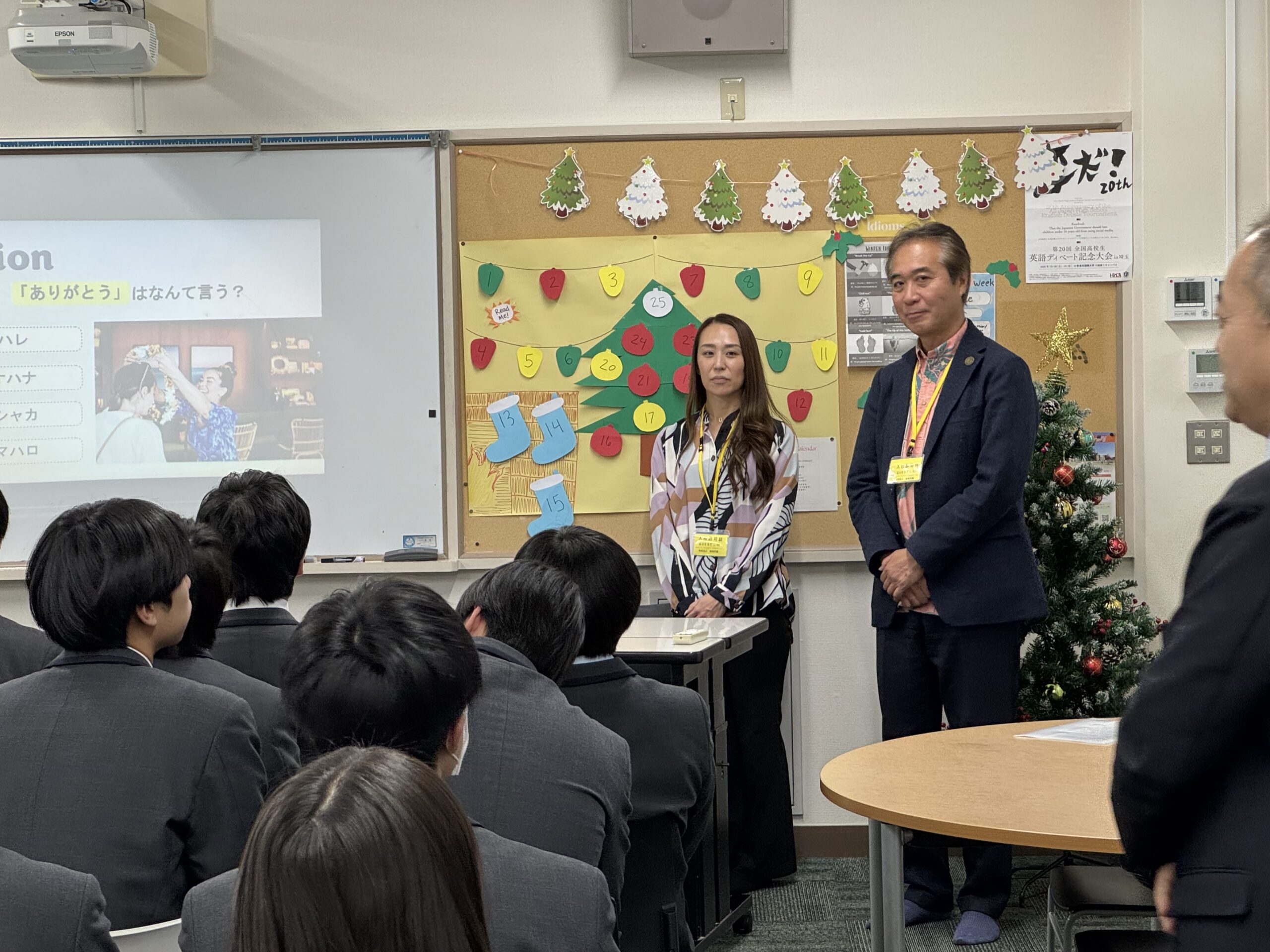 ハワイ研修旅行事前学習として ハワイ州観光局日本支局長の稲田様、マネージャーの坂梨様に、東京よりお越しいただき、ハワイの歴史、文化、現地の生活について、詳しく、わかりやすくご講義いただきました。